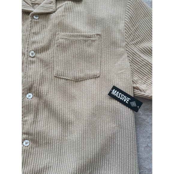 Massive Men's Corduroy Style Shirt M Beige Short Sleeve Button Up Pocket NWT - Picture 3 of 6